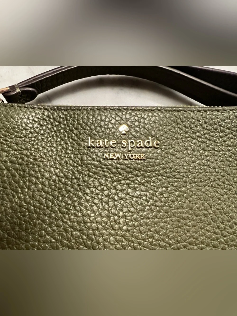EUC! Kate Spade - Enchanted Green pebbled leather L-Zip Wristlet/Clutch$138! - Picture 7 of 10